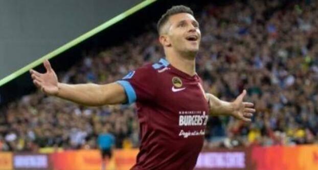 多名球员的 多名球员的